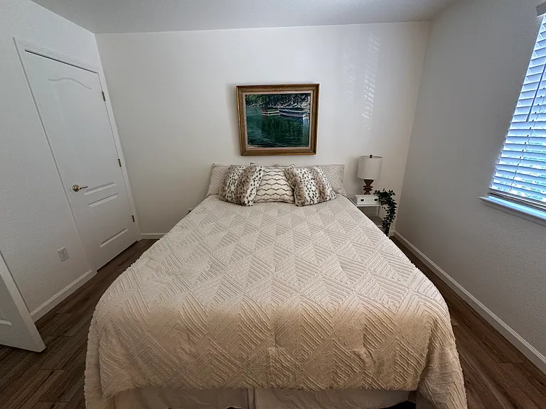 2333 Old Rose Ln — Photo 9
