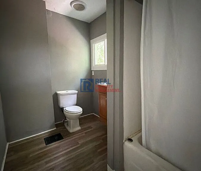 2419 E 4th St #2419 — Photo 13