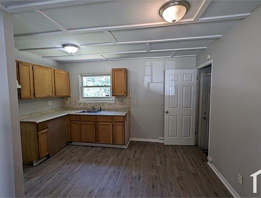 3rd image of 1143 Prigge Ave