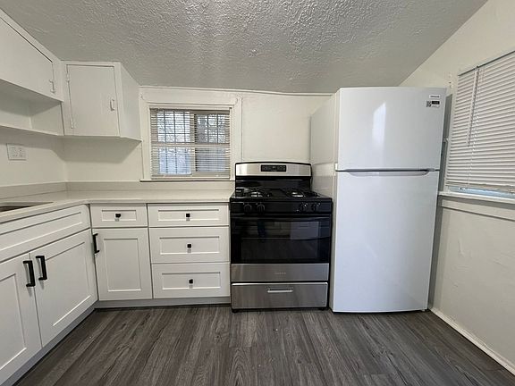 5th image of 919 W Genesee Ave