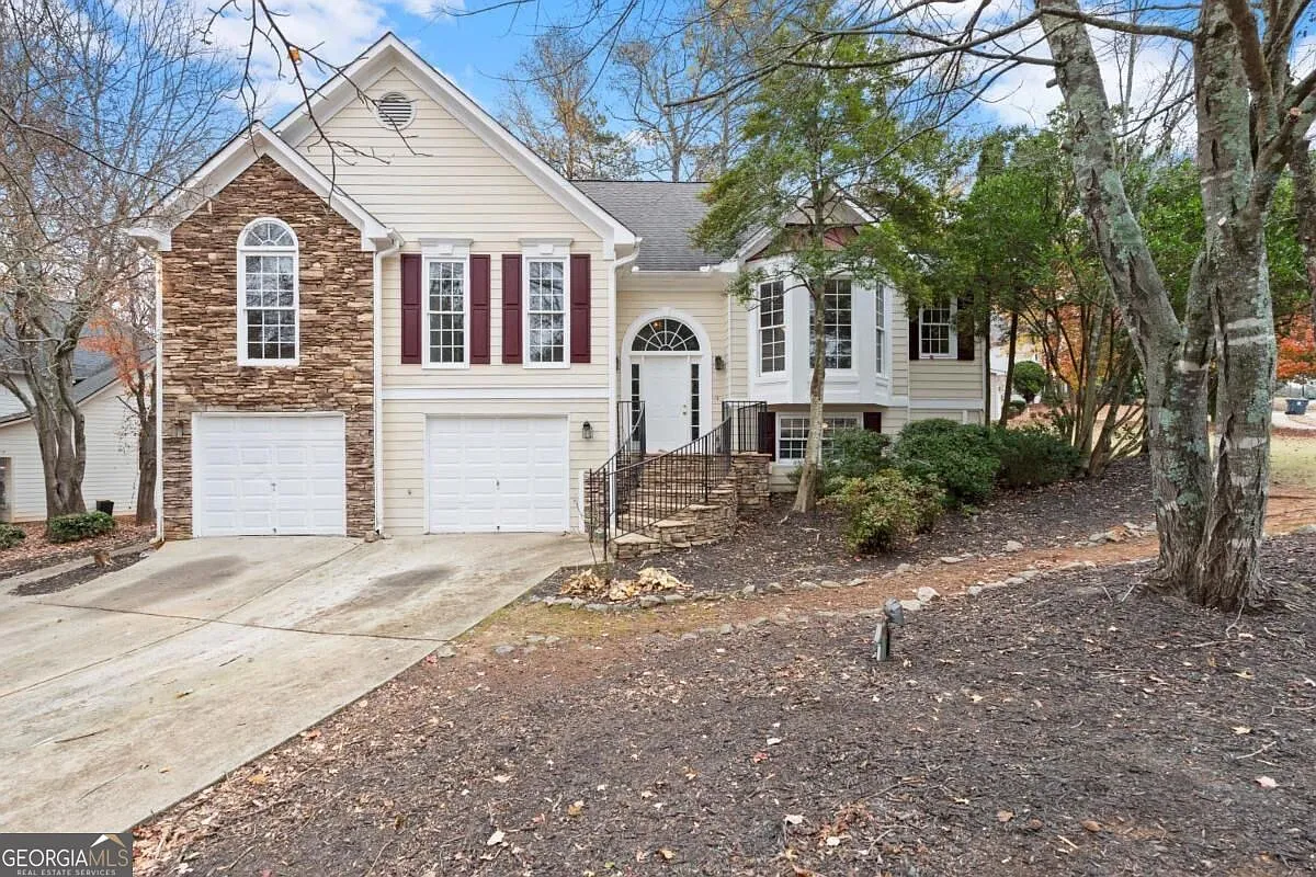 4 bed, 3.0 bath, $2,475 — Photo 1