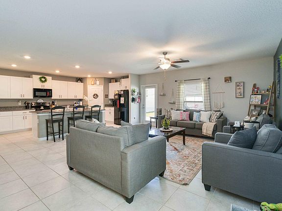 2nd image of 3725 Daisy Bloom Pl