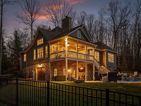 3rd image of 5426 Summerfield Ln