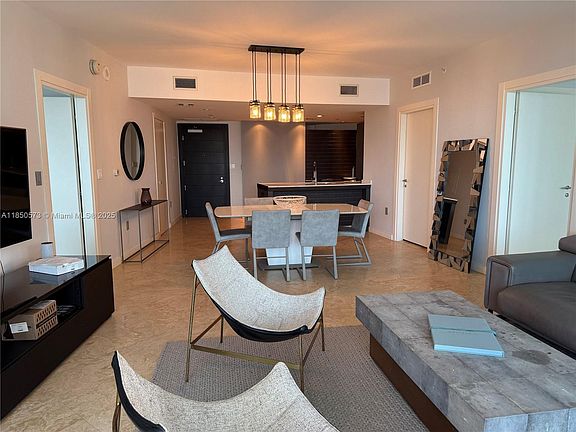 4th image of 200 Biscayne Boulevard Way APT 3303