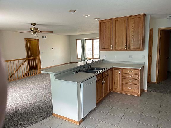 3rd image of 815 N 14th St