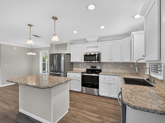 007_280_La_Vista_Dr-Kitchen-3430