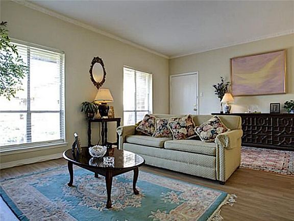 4th image of 4320 Bellaire Dr S APT 227