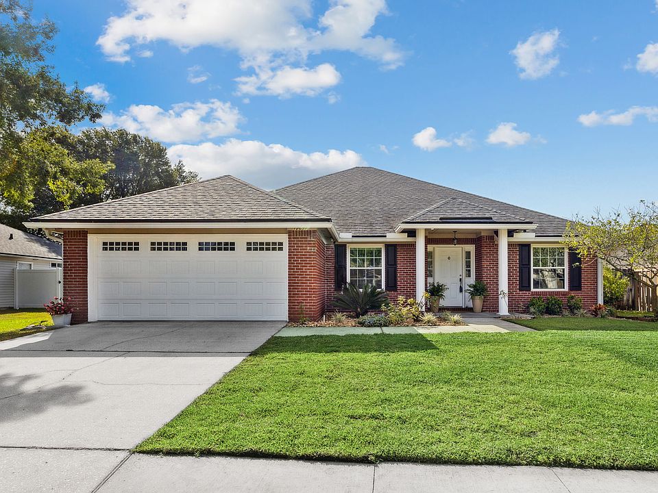1st image of 12097 Brandon Lake Dr