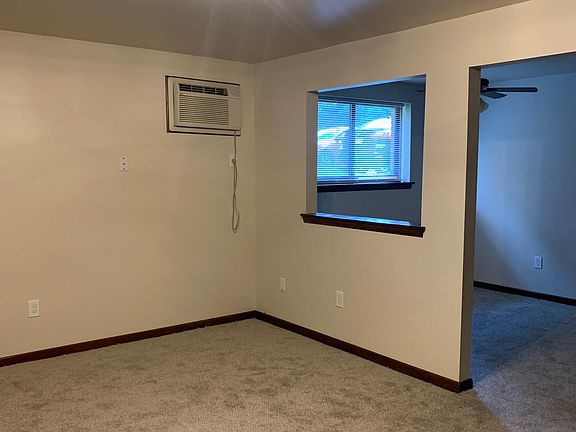 3rd image of 268 Robert Dr