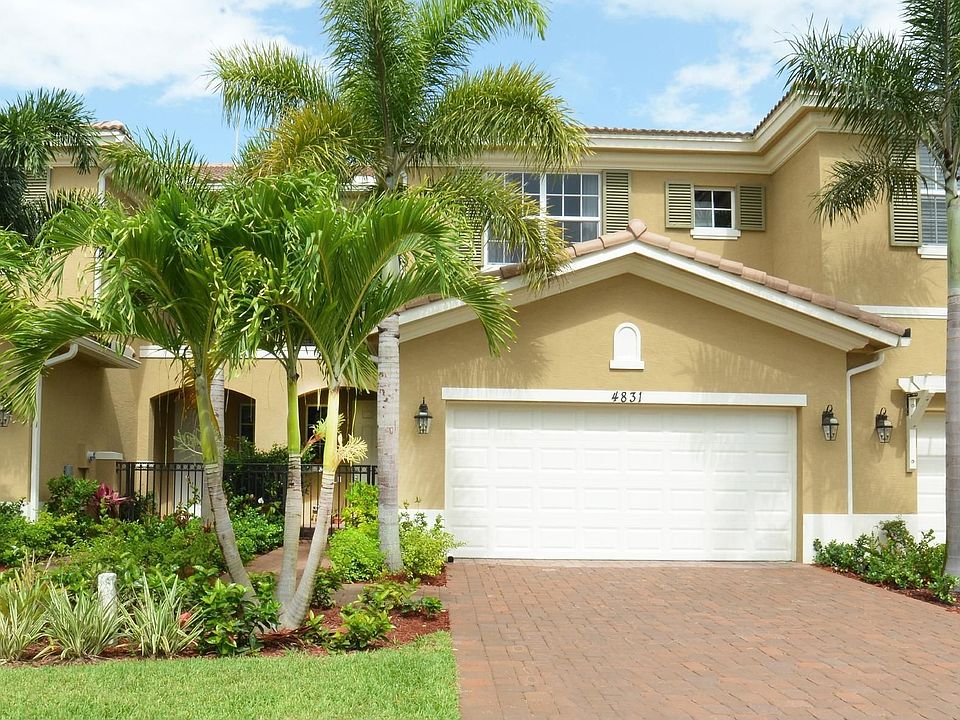 Home For Sale In Paloma