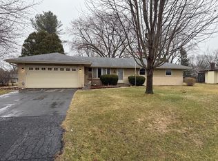 3156 Kentwood Pkwy, Rockford, IL 61109