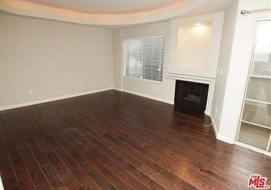 3rd image of 10627 Moorpark St APT 8