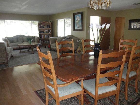 living /dining room