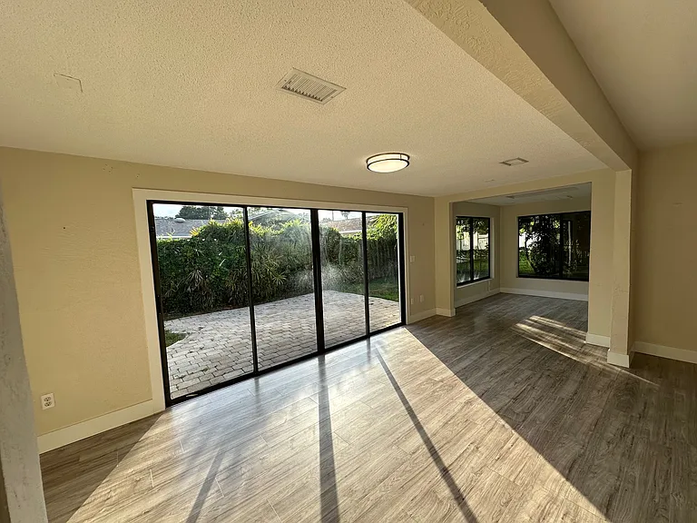 702 Green Rd — Photo 9