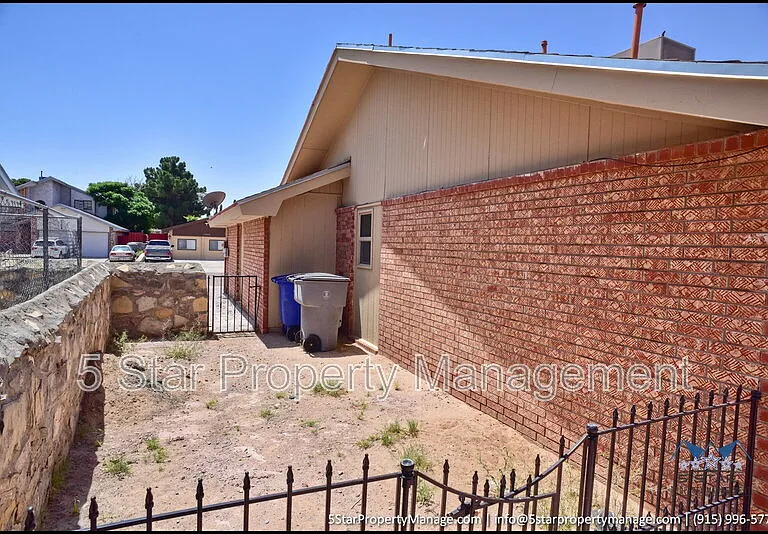 11645 Gordon Cooper Ln — Photo 45
