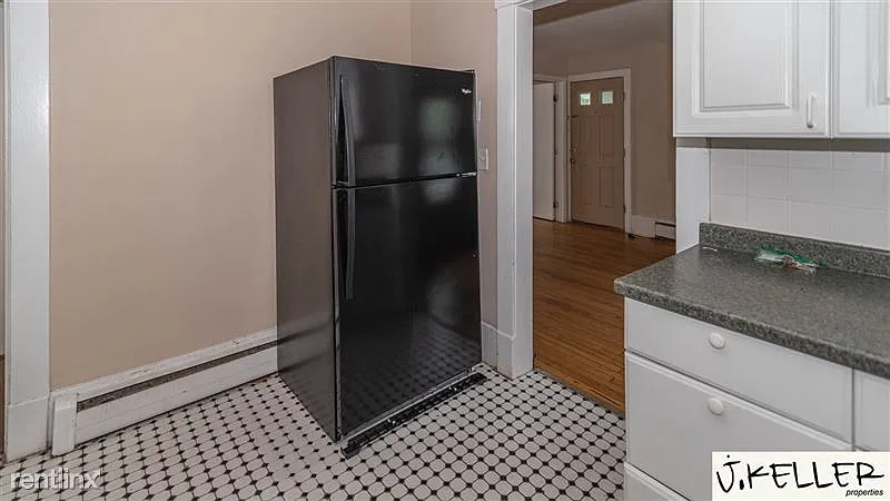 914 Woodlawn - 1 — Photo 3