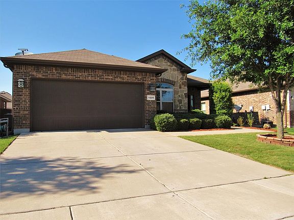 2nd image of 1225 Doe Meadow Dr