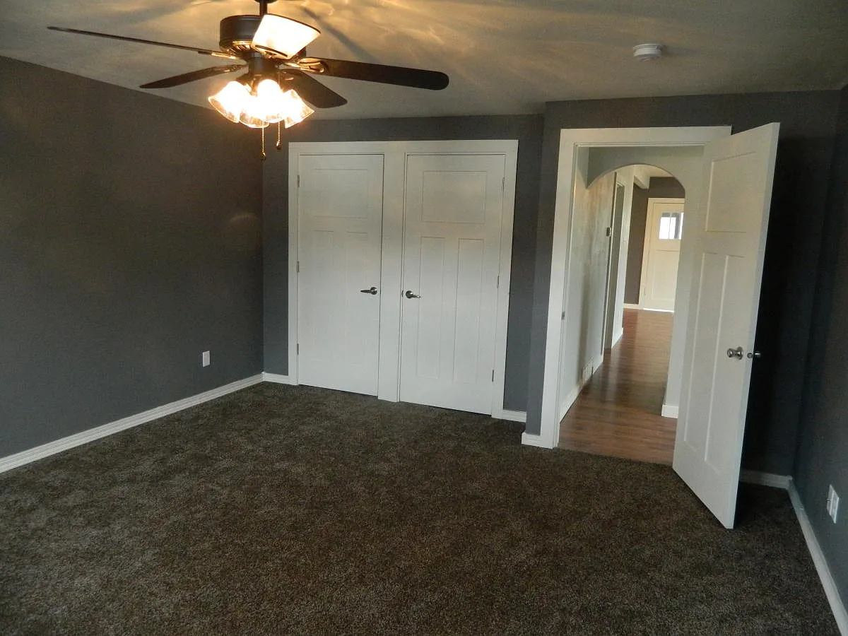 2 bed, 1400 sqft, $1,300 — Photo 4