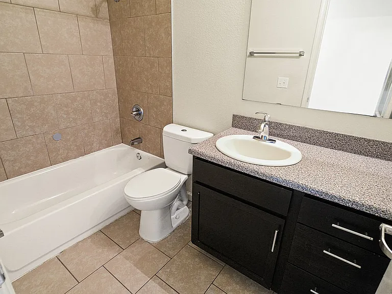 Westport Crossing Apartments — Photo 66