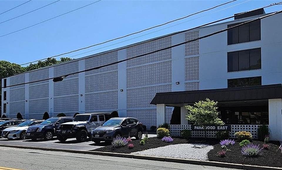 Parkwood East Condominiums 143 Hoffman Ave Cranston RI Zillow