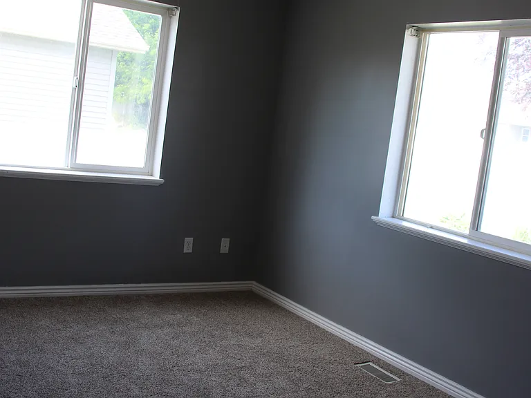 656 S 220 E — Photo 22