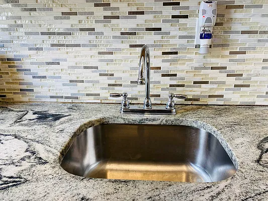 Rented by RealTegrity NY LLC | media 25