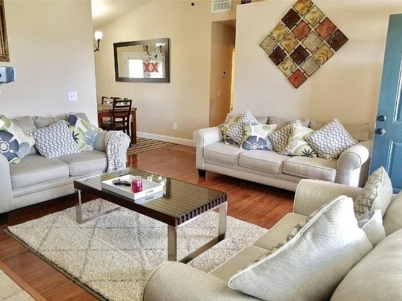 3rd image of 3225 Montgomery Dr #0