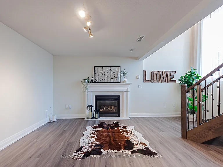 5 Selkirk Cres — Photo 12