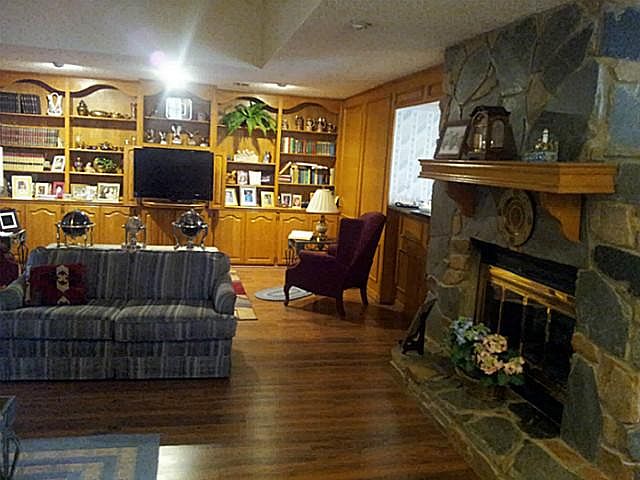 2nd image of 402 Cocopa Dr