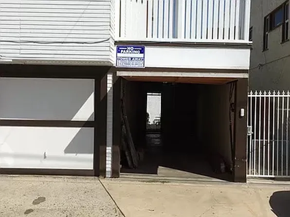 (undisclosed Address), Long Beach, CA 90814