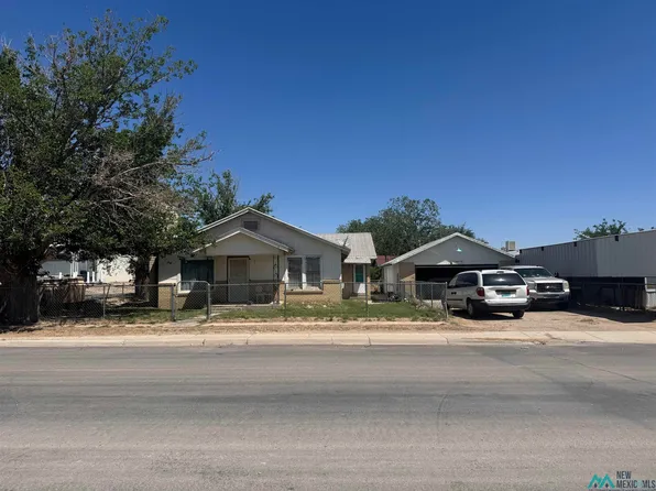 706 W Cedar St, Loving, NM 88256