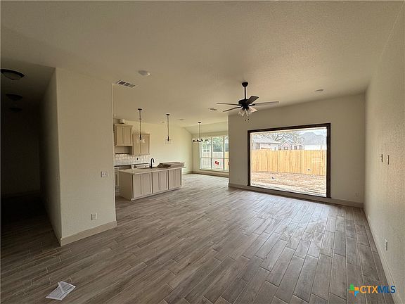 4th image of 1301 Rylee Ln