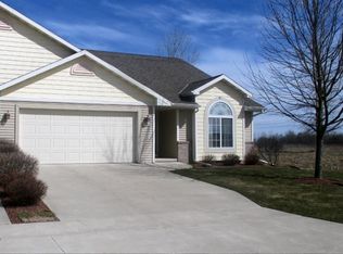 1907 Hidden Hollow Ln, Manitowoc, WI 54220