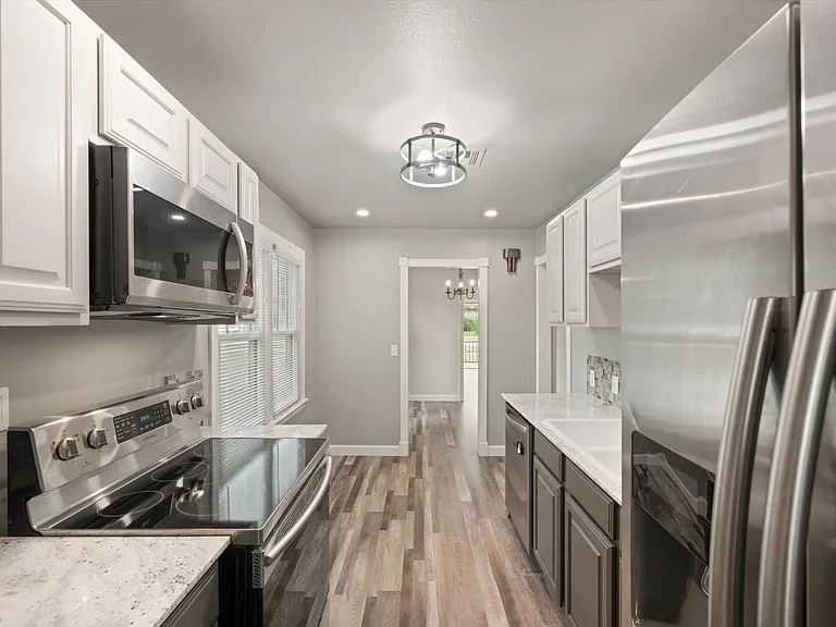 403 N Baumann Ave — Photo 9