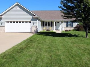 1309 Goldcrest Ct, West Bend, WI 53095