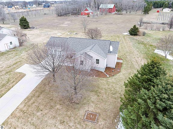 2nd image of 613 Bertina Ln
