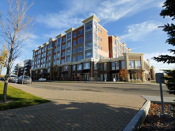 3rd image of 35 Inglewood Park SE #214