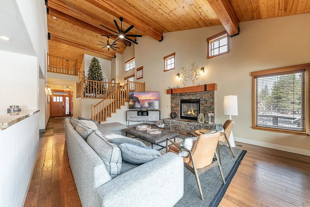 10281 Badger Ln — Photo 4