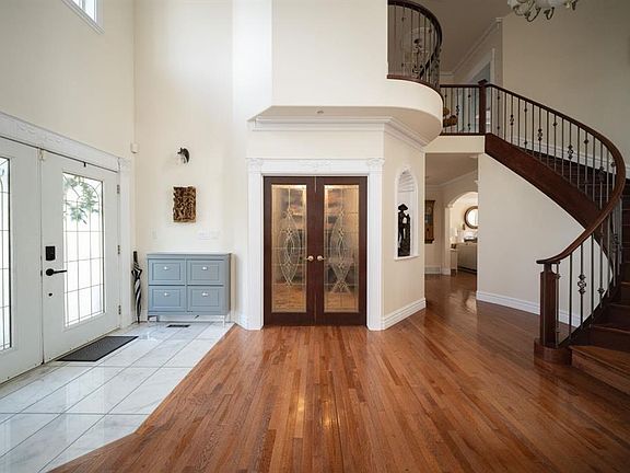 4th image of 117 N Burton Pl
