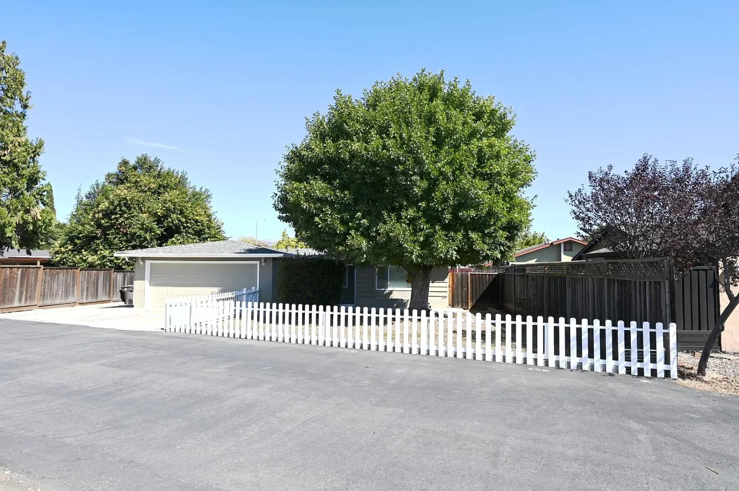 18550 Hale Ave photo 1