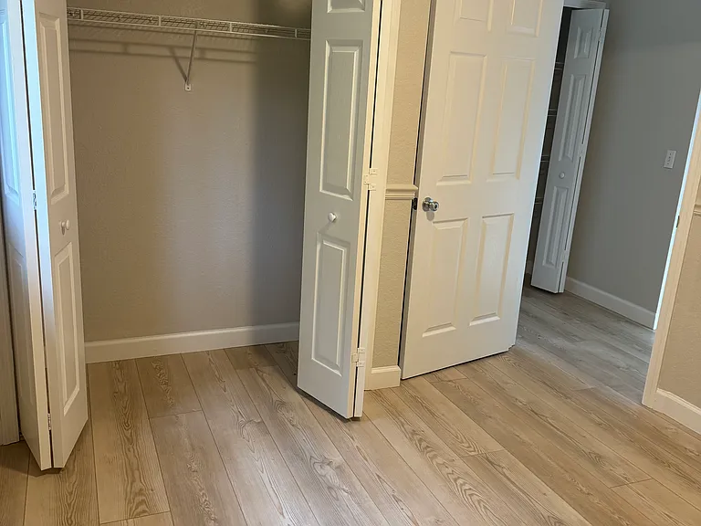 5323 Hoffman St — Photo 14