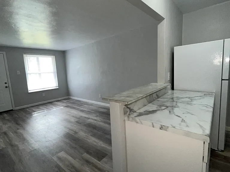 4770 Kings Dr #G — Photo 7