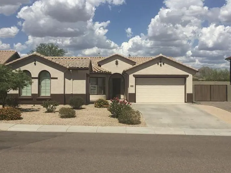 4918 W Carpenter Dr — Photo 2