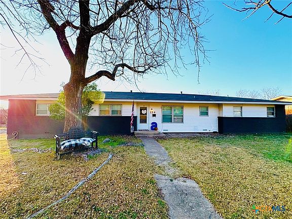2nd image of 124 Cottonwood Dr