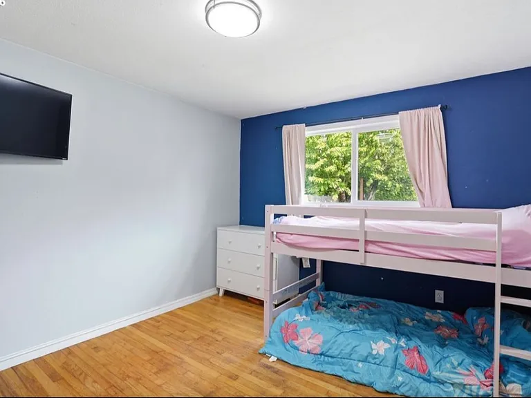 3705 NE 137th Ave — Photo 9