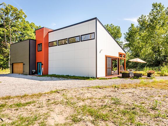 3rd image of 3992 Willow Dr