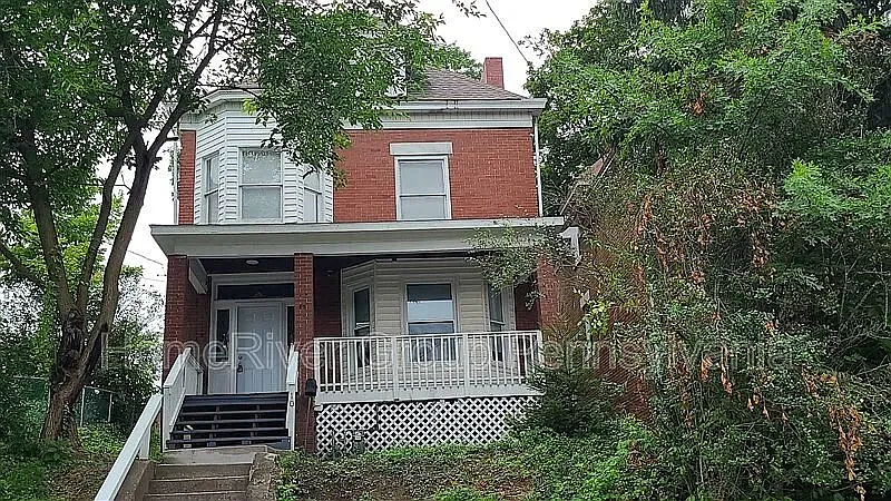 10 Oakwood Rd