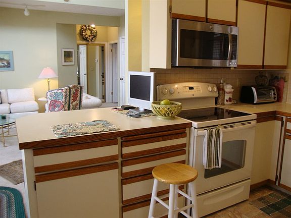 3rd image of 1508 E Cambridge Ln