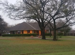 401 Roaring Springs Dr, Joshua, TX 76058