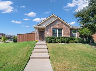 4001 Rain Lilly Dr, Heartland, TX 75126